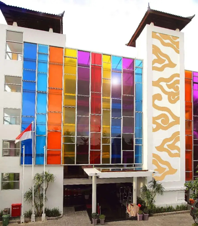 Kuta Beach Hotel — фото