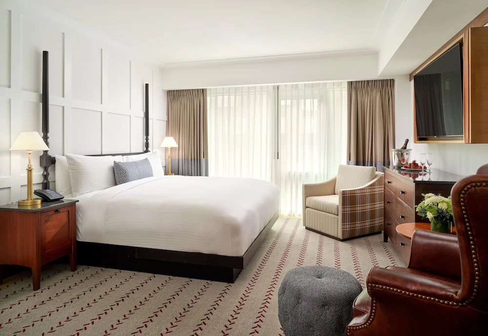 Deluxe Double room (full double bed)