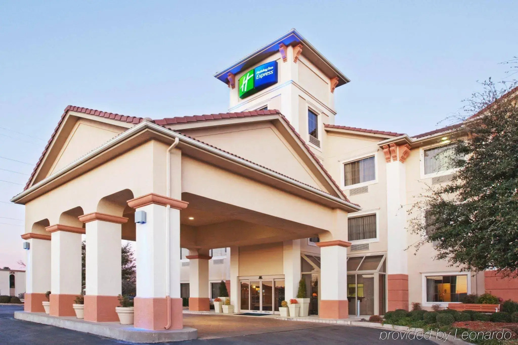 OYO Townhouse Oklahoma City Airport