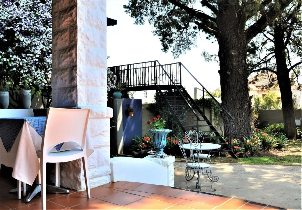 Ginnegaap Guest House
