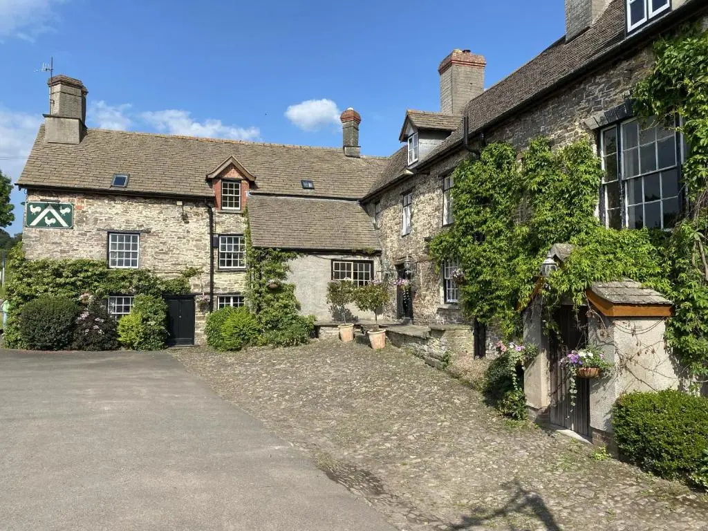 Three Cocks Coaching Inn