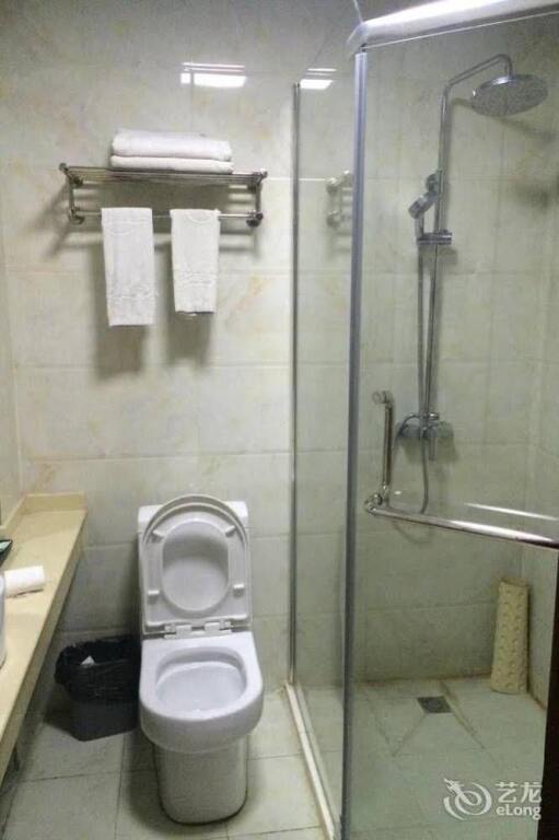 Royal Dragon Airport Hotel