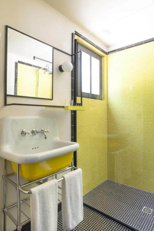 Superior Double room with balcony (full double bed)