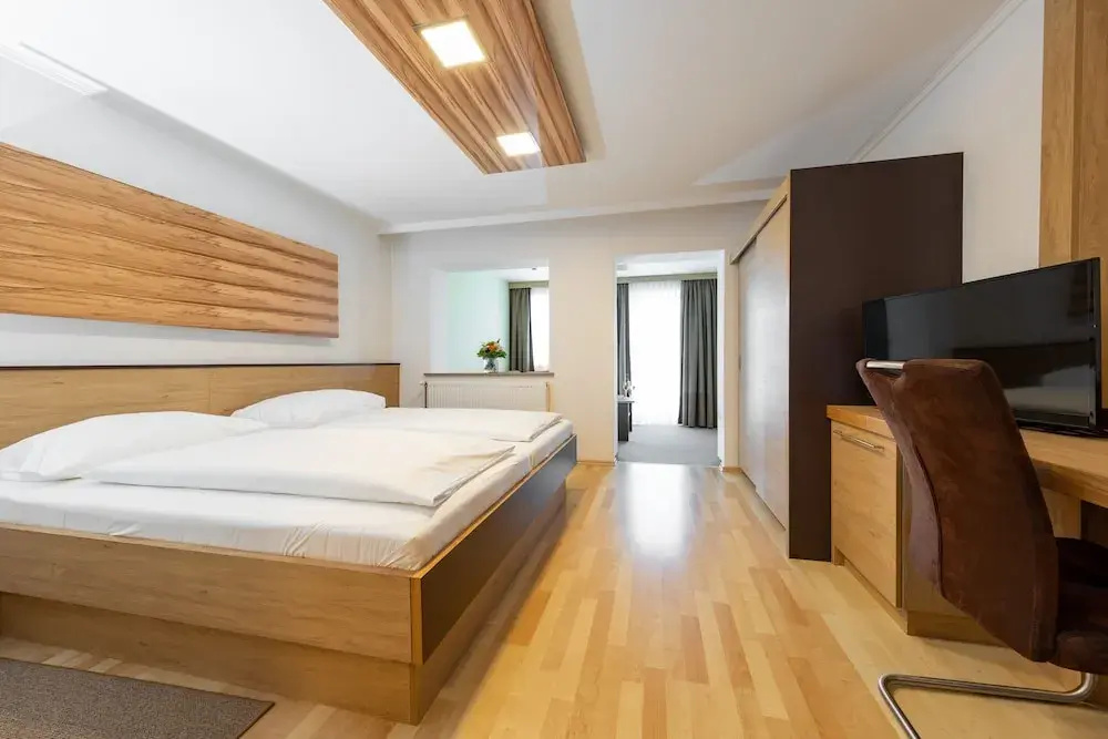 Standard Double room (full double bed)