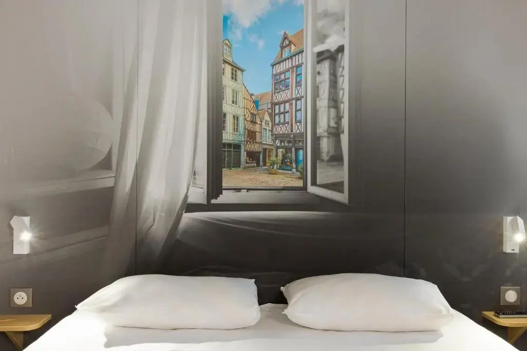 Double room (full double bed)