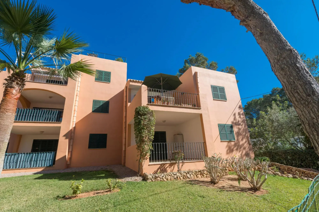 BURGIT - Modern apartment located 80 metres from the paradisaical cove of Cala Barca Trencada Free WiFi