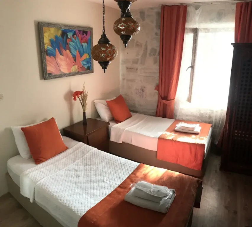 Economy room