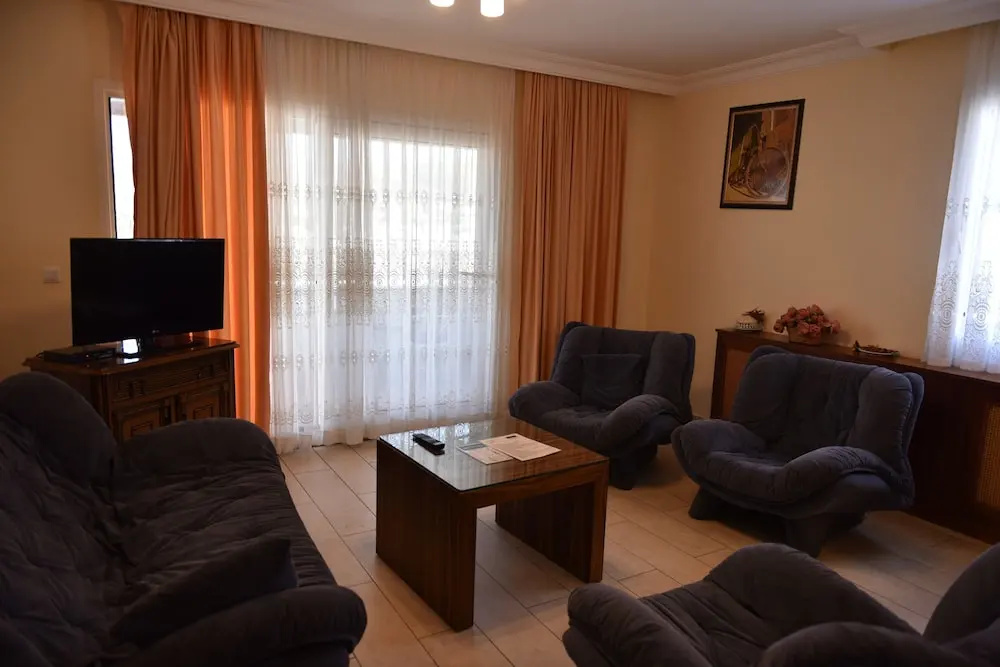 2 Bedrooms Family Studio with sea view