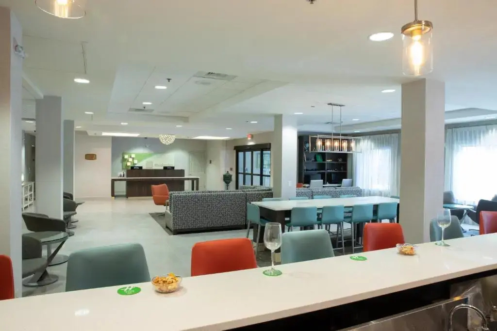 Holiday Inn Hotel & Suites Raleigh / Cary by IHG - Général