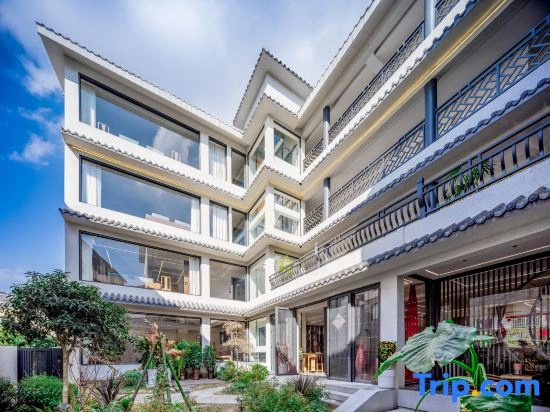 Anshun Chale Yinsi Homestay (Anshunxi High-Speed Railway Station Olympic Sports Center)