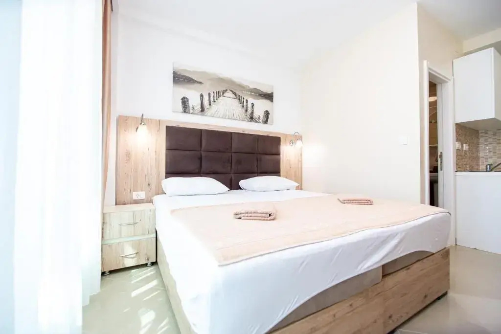 Double Studio with balcony (full double bed)