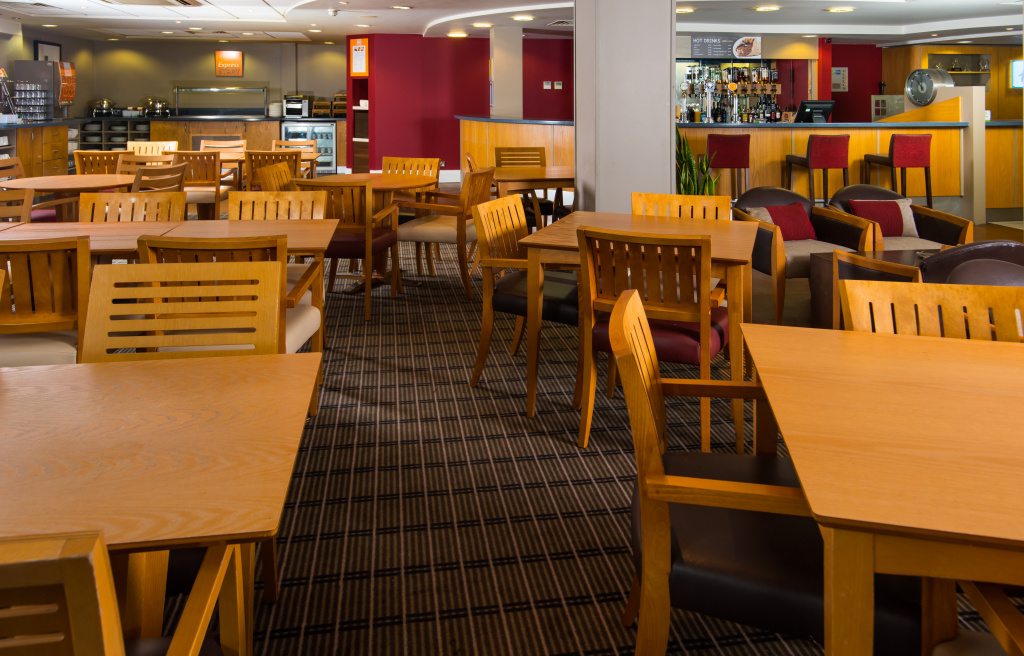 Holiday Inn Express Swansea - East by IHG - Général