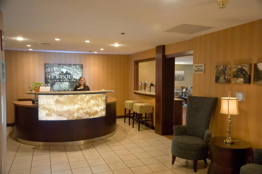 Ivy Court Inn & Suites - фото 2