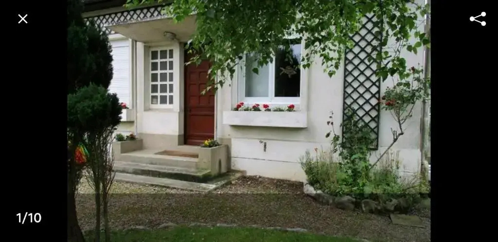 5 Bedrooms Cottage