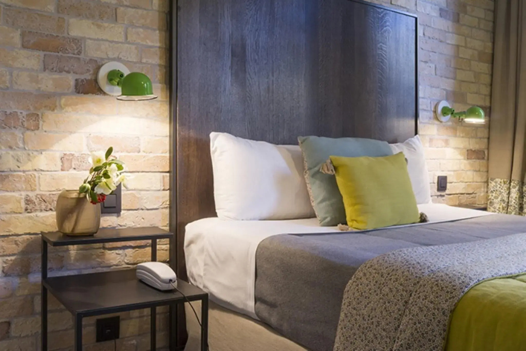 Classic Double room (full double bed)