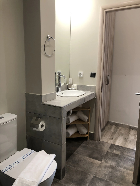 Отель Connect Studios & Apartments в Афины