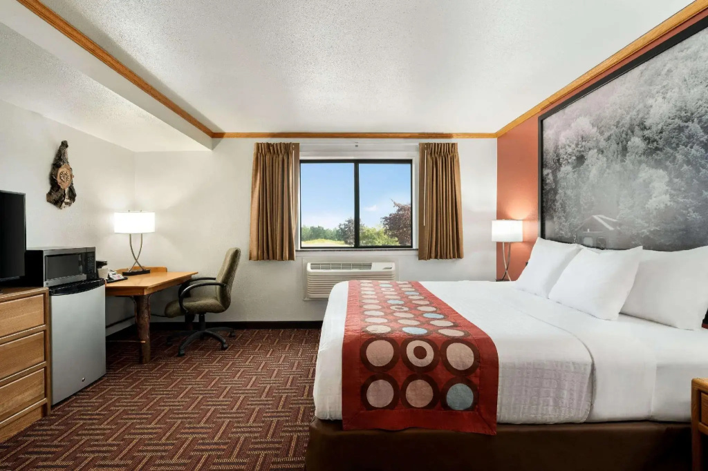 Deluxe Double room (full double bed)