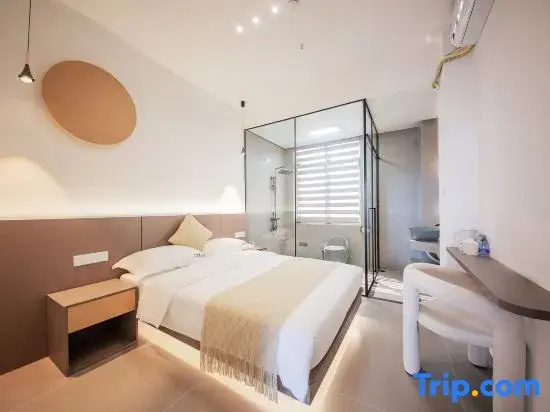 4 Bedrooms Suite with balcony and with sea view