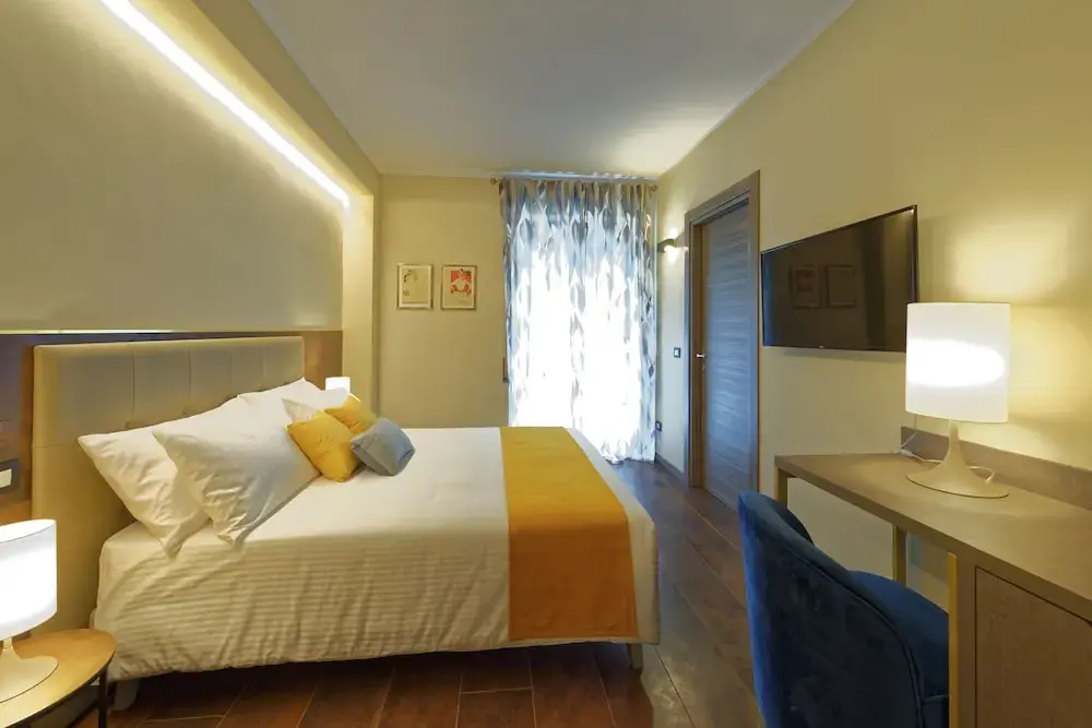 Red No. 3 Double room (full double bed)
