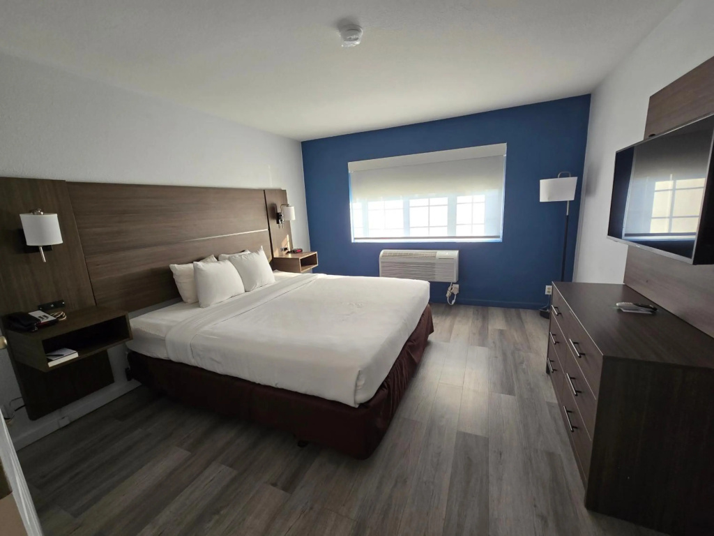 Quality Inn & Suites Tulare — 5