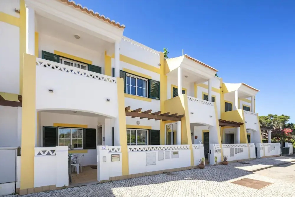 Charming Apartment in Benagil With Pool