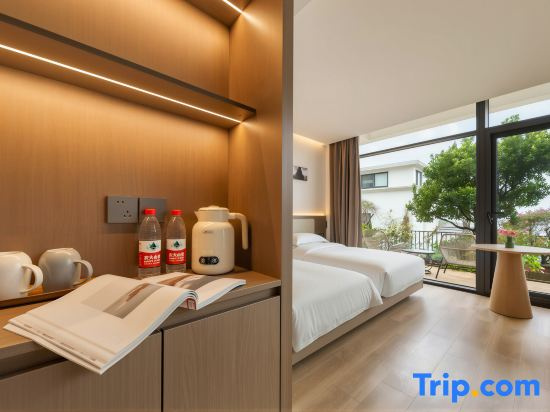 Standard room with view