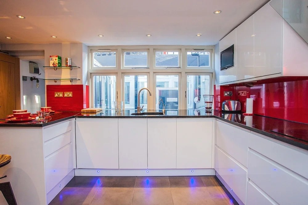Stunning Central 3 Bed House in Amazing Location