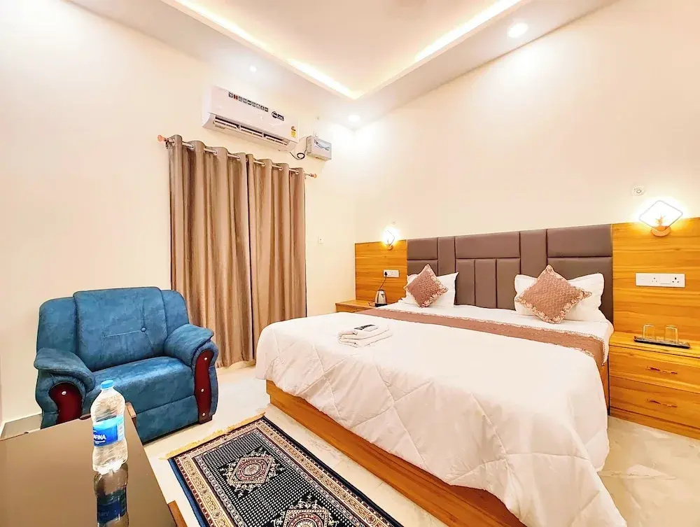 Superior Double room (full double bed)