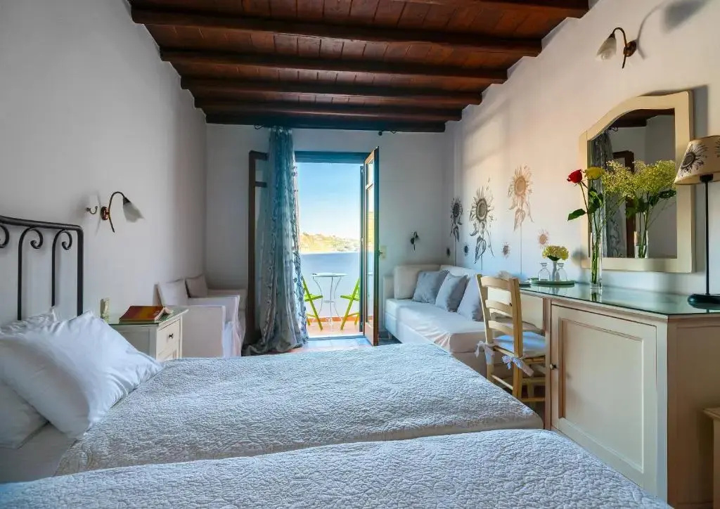 Superior Double room with partial sea view (full double bed)