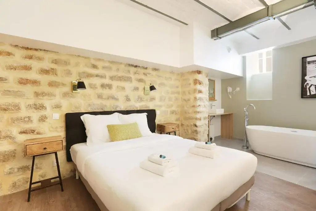 2 Bedrooms Apartment