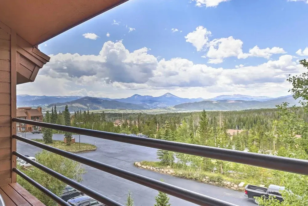Resort Perks & Trail Access: Silverthorne Condo!