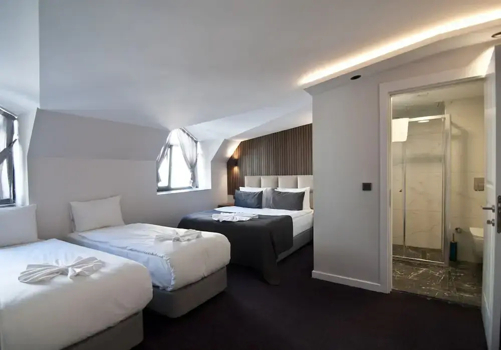 Deluxe Quadruple room