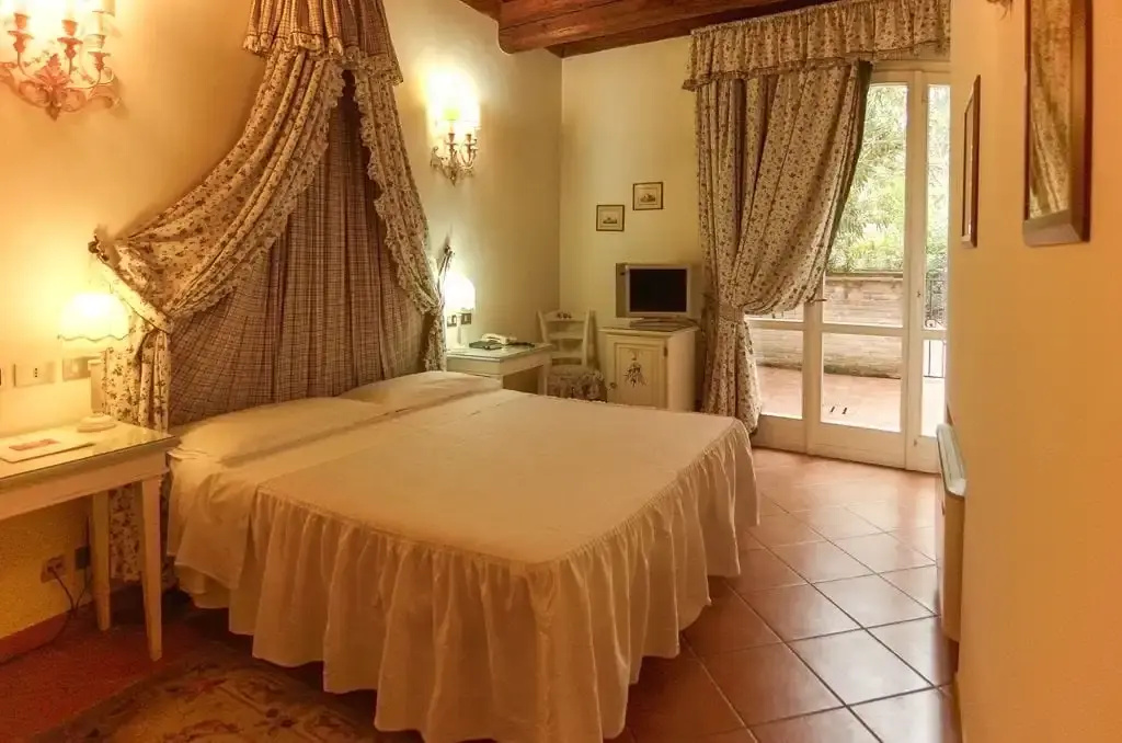 Balcony & Terrace