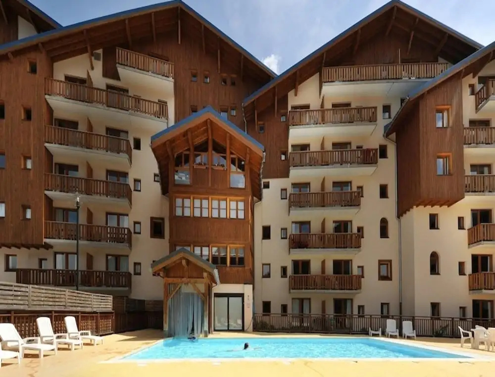Attractive Apartment With Balcony/terrace