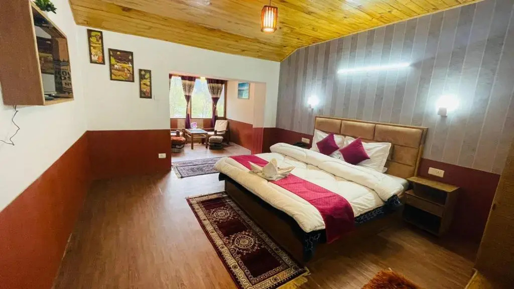 Standard Family room with mountain view