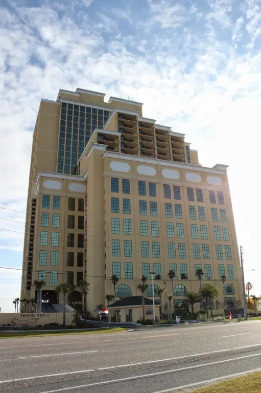 Phoenix West Ii Condominiums