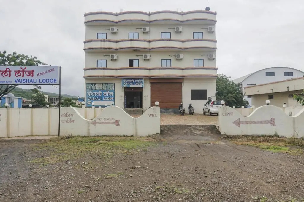 Vaishali Lodge by OYO Rooms