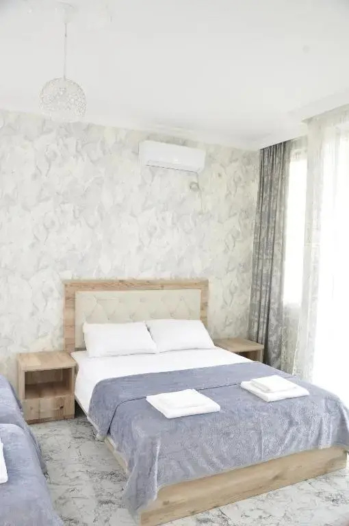 Vaxx Hotel