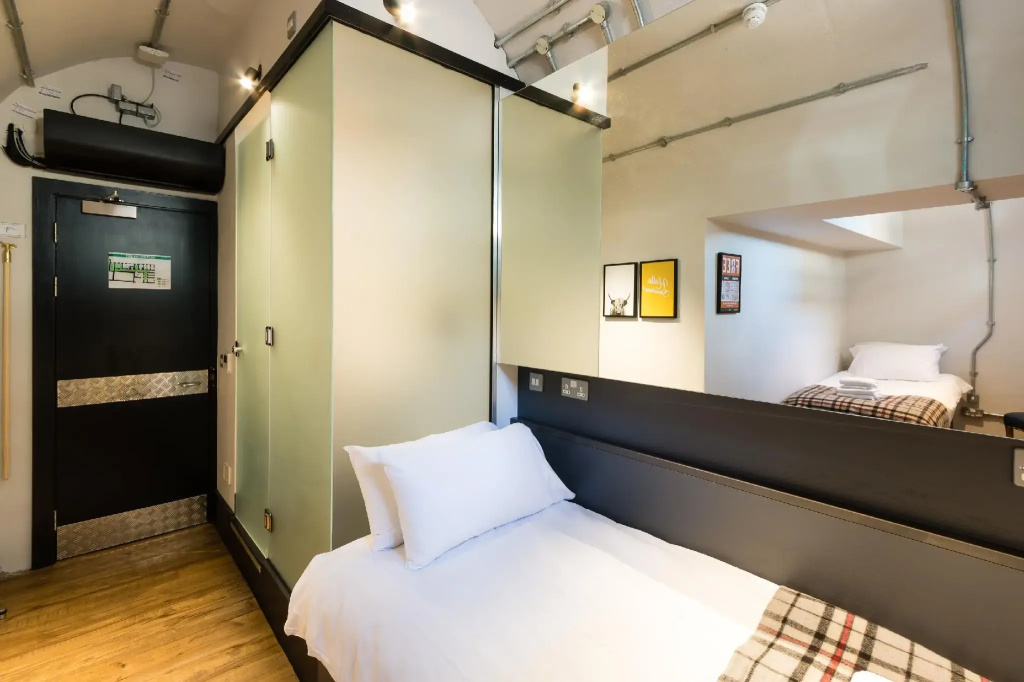 Double room (twin beds)