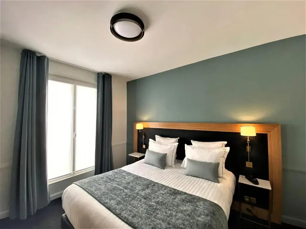 Classic Double room (full double bed)