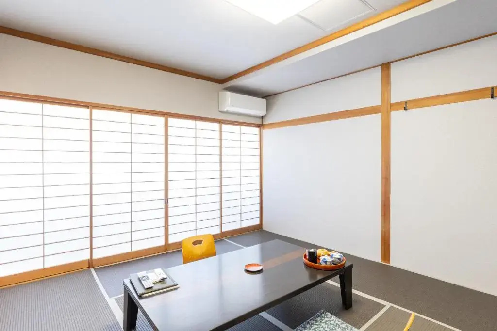 Economy room