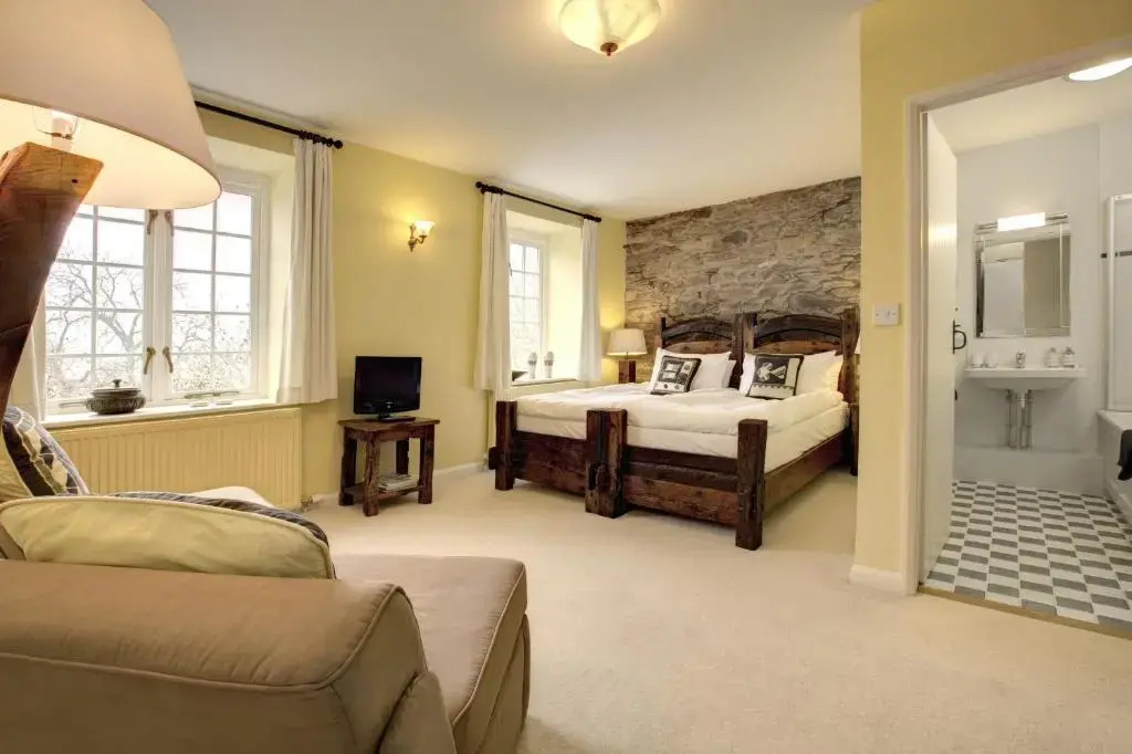 Standard Double room with mountain view (full double bed)