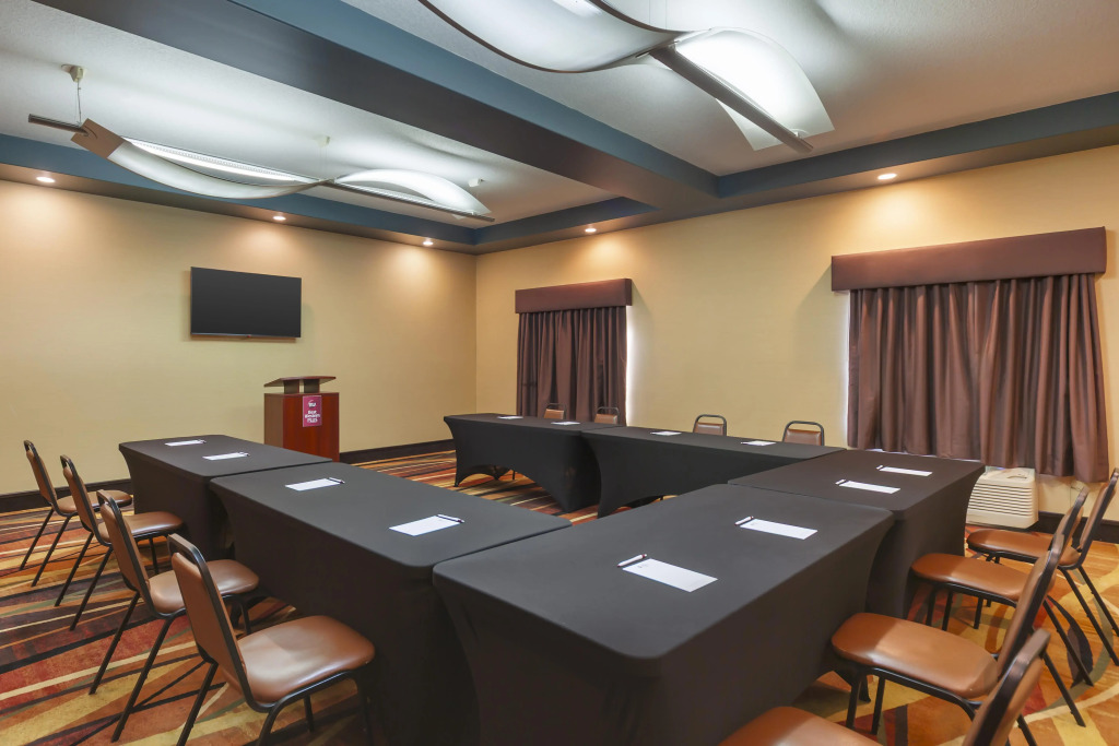 Best Western Plus Sherwood Park Inn & Suites - фото 22