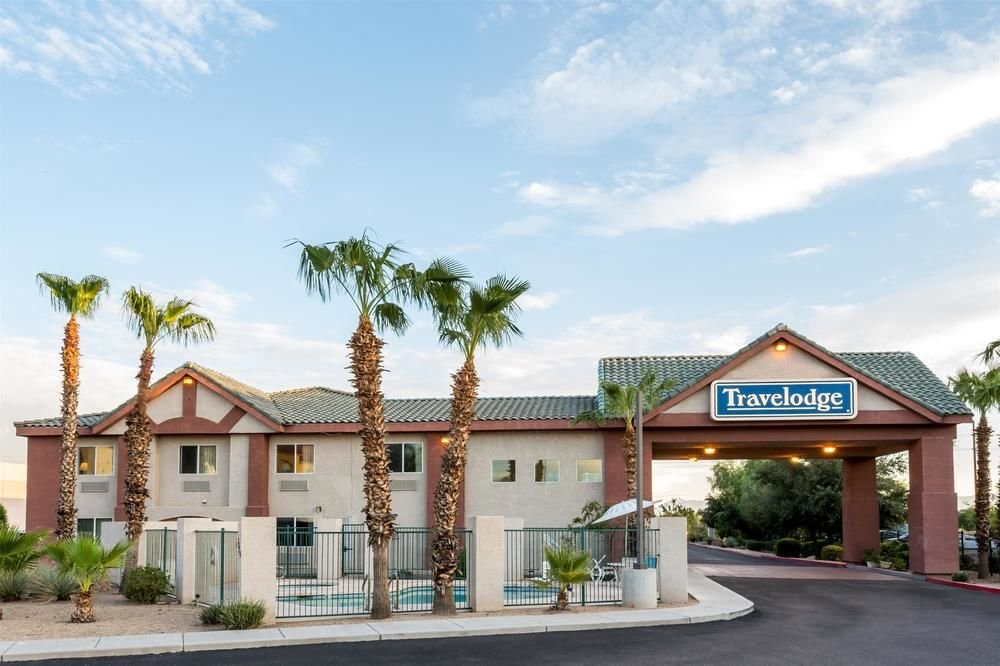 Travelodge by Wyndham Phoenix image