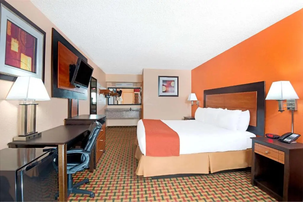 Days Inn Independence — 4