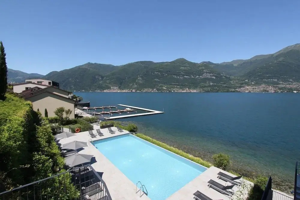 Bellagio Lake Resort Luxury Apartment