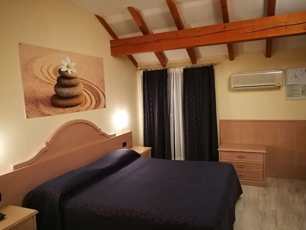 Hotel Lo Scoiattolo - Chambres