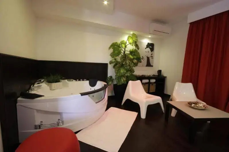 Hotel Paradise Airport - Général
