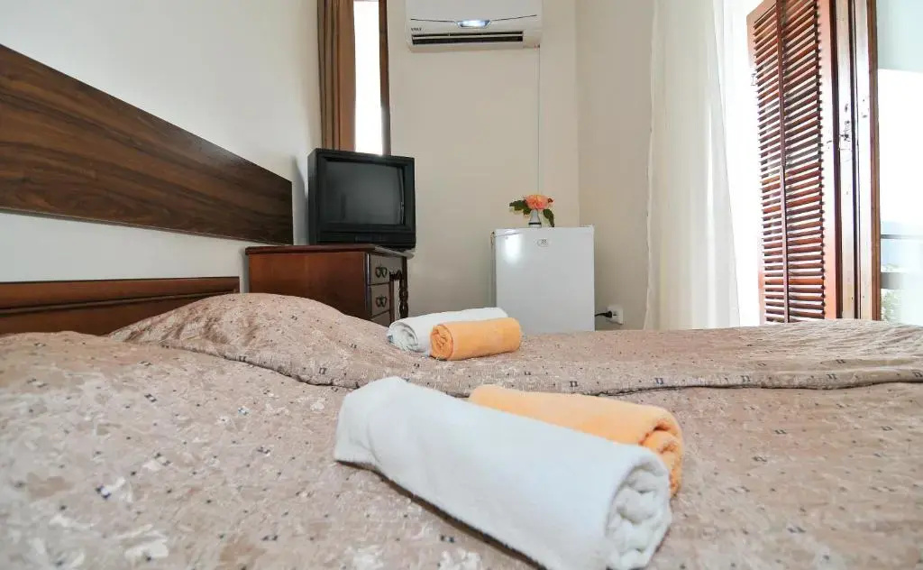 Standard Triple room with sea view
