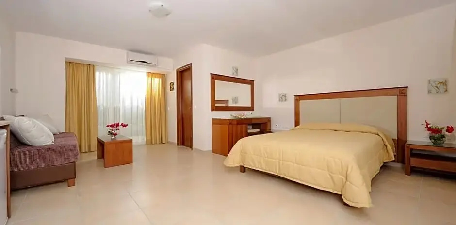 Superior room with partial sea view